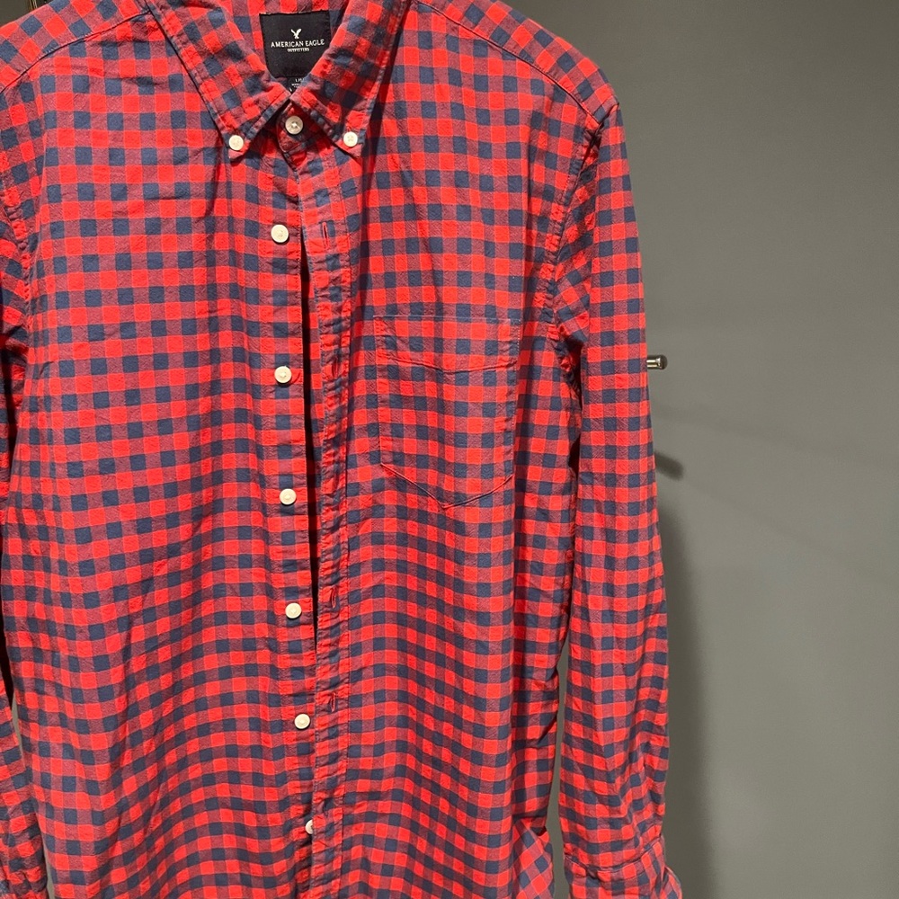 Mens red and navy checked, size large American Eagle casual button down